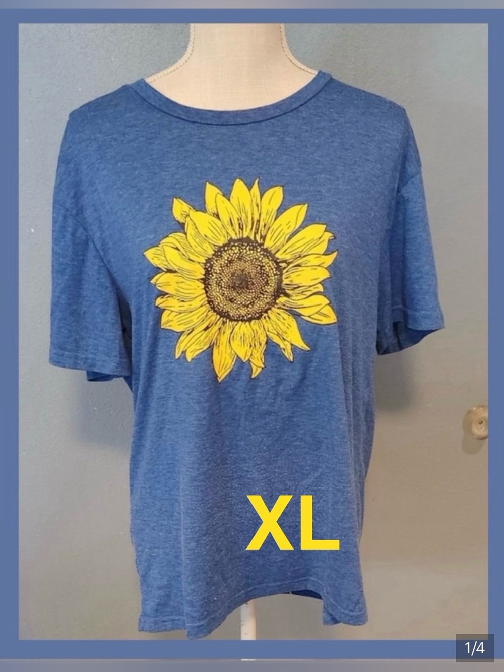 🌻 XL Blue Short Sleeve Tee with Pretty Yellow Sunflower Graphic Cotton Blend